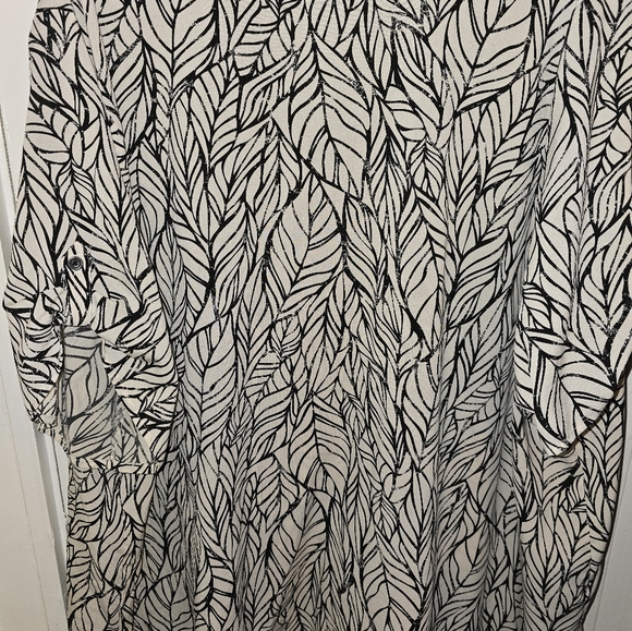 Catherines 4x Button-up Blouse - Picture 2 of 5